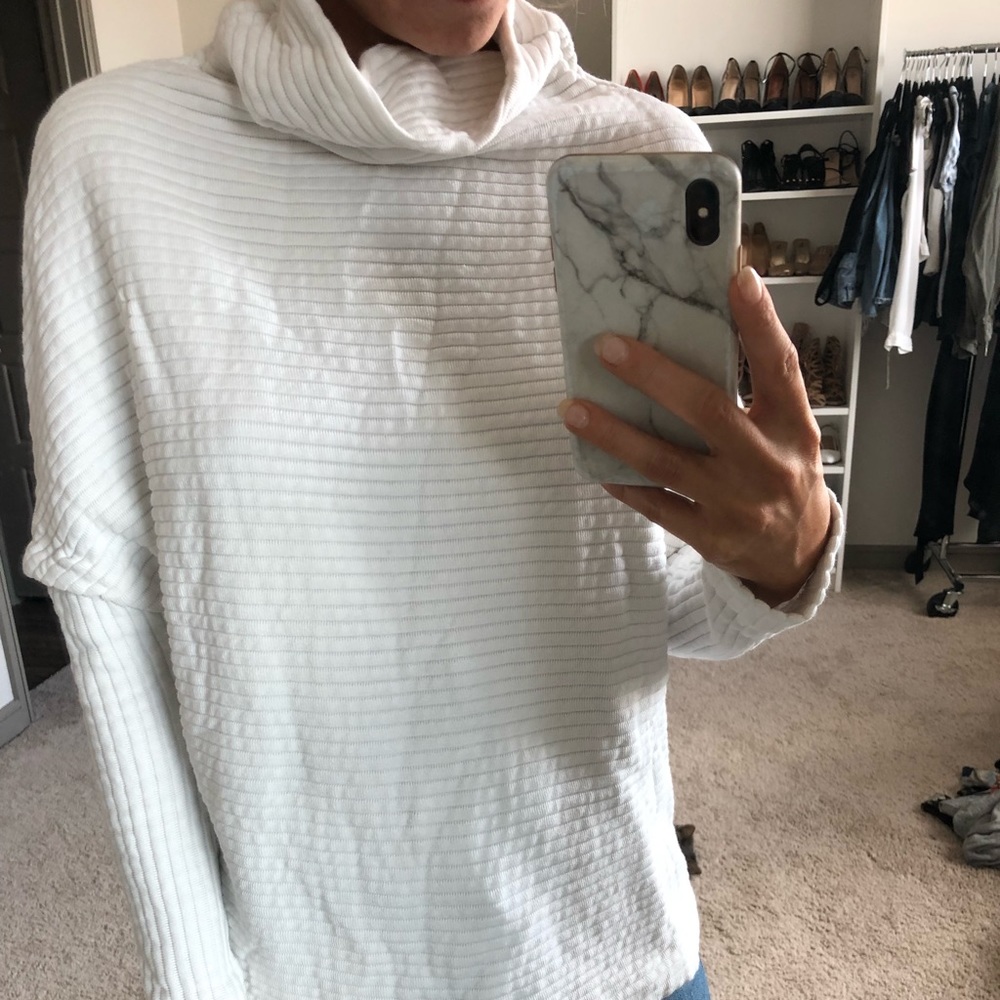 White Cowl Turtleneck Zara size S